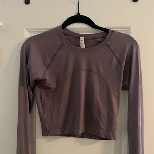 Lululemon Swiftly Tech Long Sleeve Crop in Purple Ash Size 6